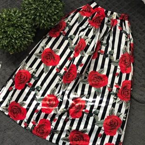Floral/stripped long maxi skirt with pockets